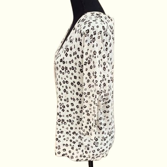 Fat Face button front abstract flower print lightweight sweater size 8. - Picture 4 of 7